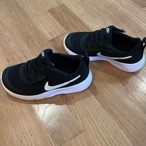 Toddler boy Nike sneakers